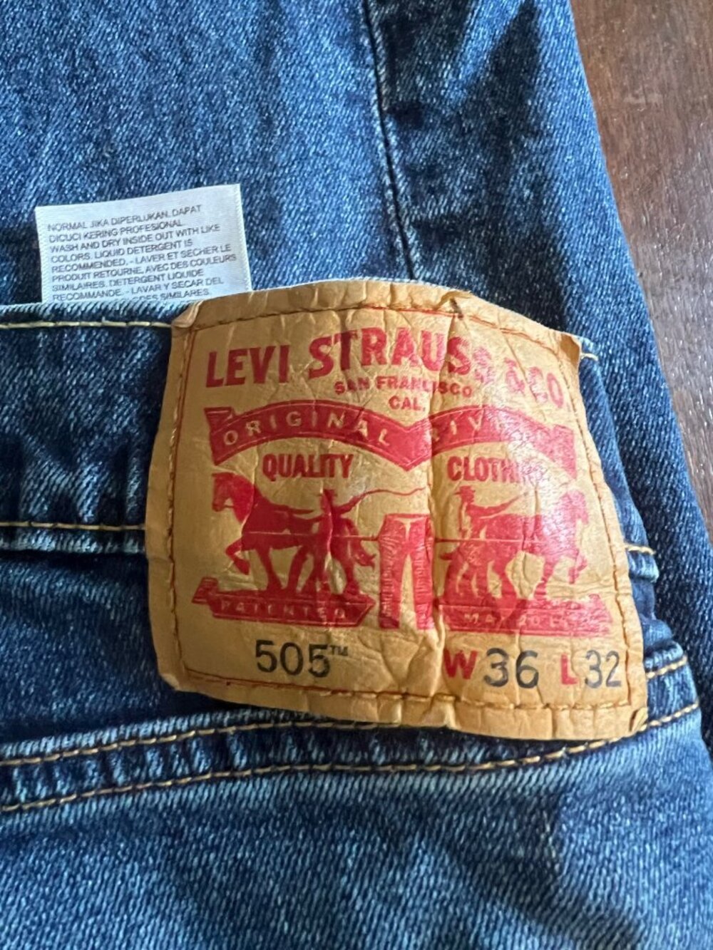 Levis 505 Straight Leg Jeans W36 L32 Medium Wash Denim Classic Fit Casual - Picture 4 of 7